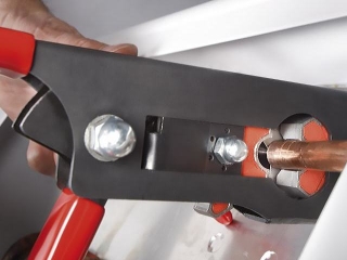 Развальцовщик для труб: эксцентрик или конус?