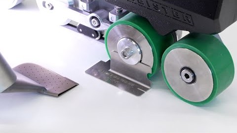 Leister Tutorial | VARIMAT 700/500/300 - Adjusting the nozzle with the gauge